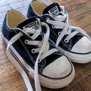 Toddler black converse size 8